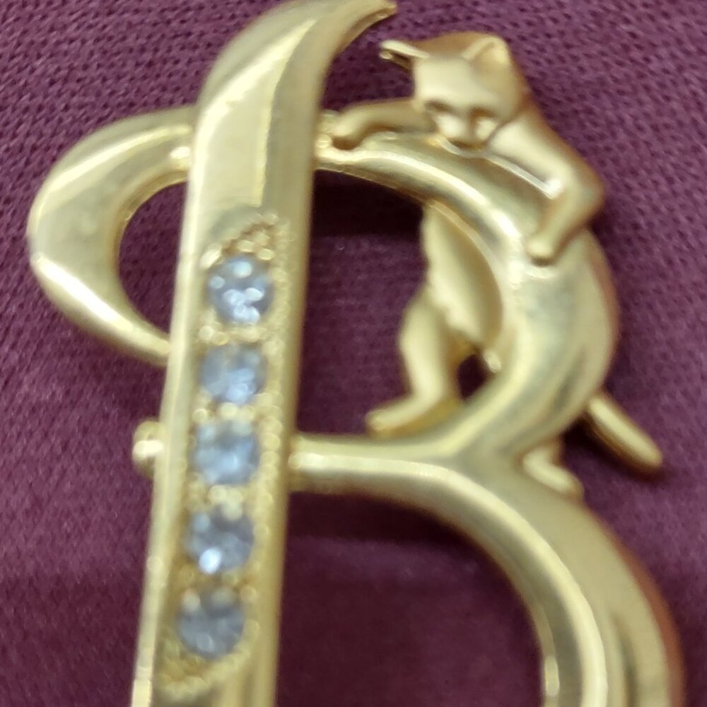 Adorable vintage Initial B cat pin by JJ